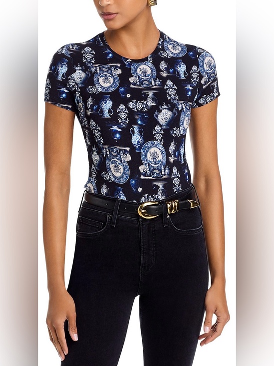 L'AGENCE Tops - L'AGENCE Ressi Porcelain-Print Short Sleeve Crewneck Tee - Black & Blue